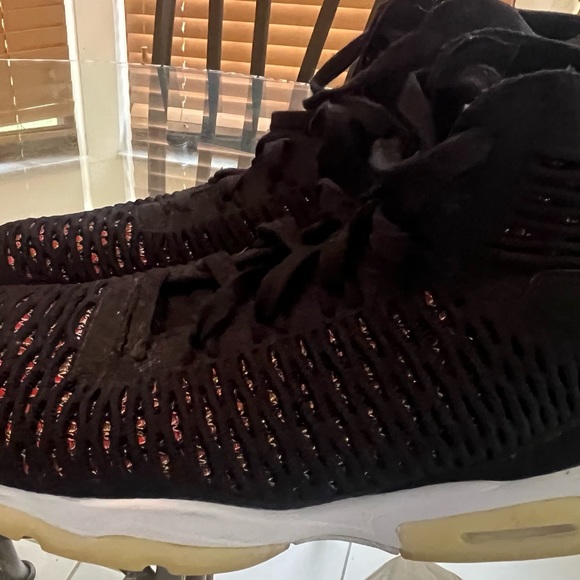 Jordan Flyknit Elevation 23 - Picture 2 of 6